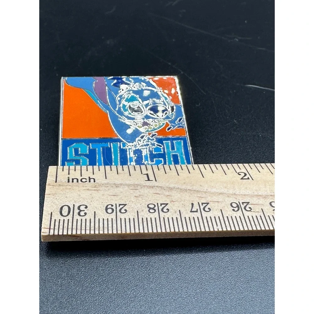 2011 Large Disney Lilo and Stitch trading pin square